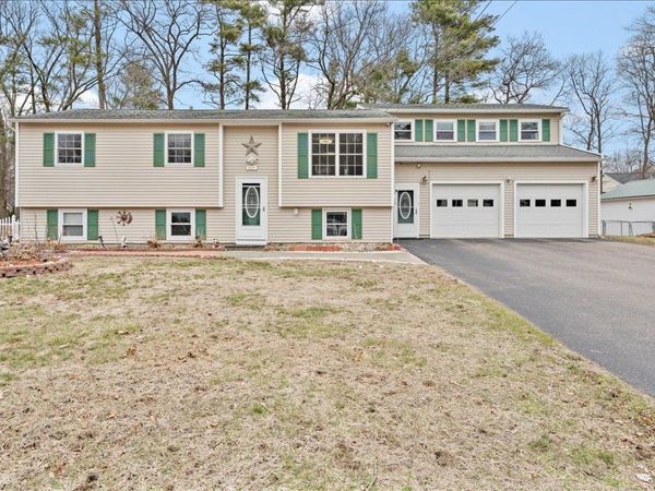 111 Red Oak Drive, Colchester, VT 05446