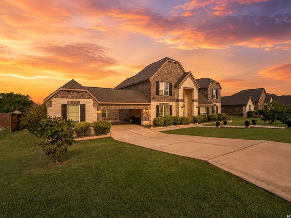196 TEXAS BND, Castroville, TX 78009