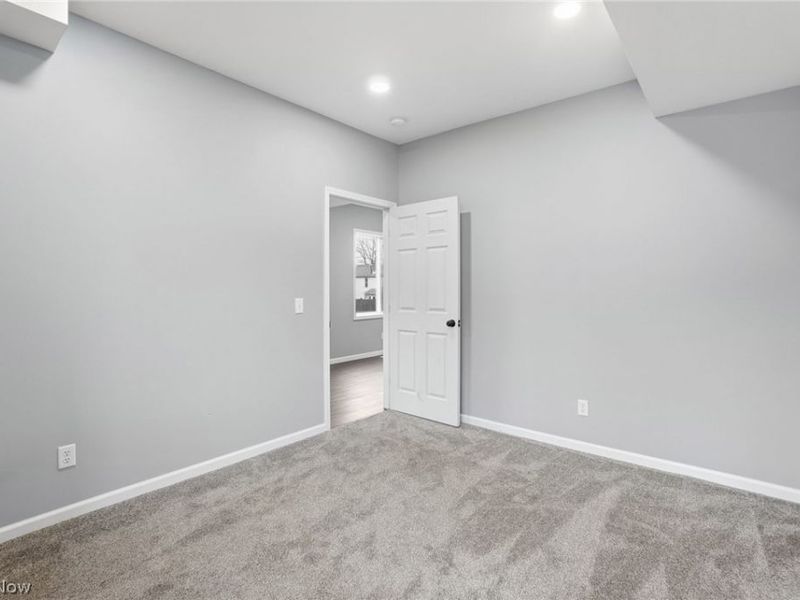 900 S Seneca Avenue, Alliance, OH 44601 Photo 11
