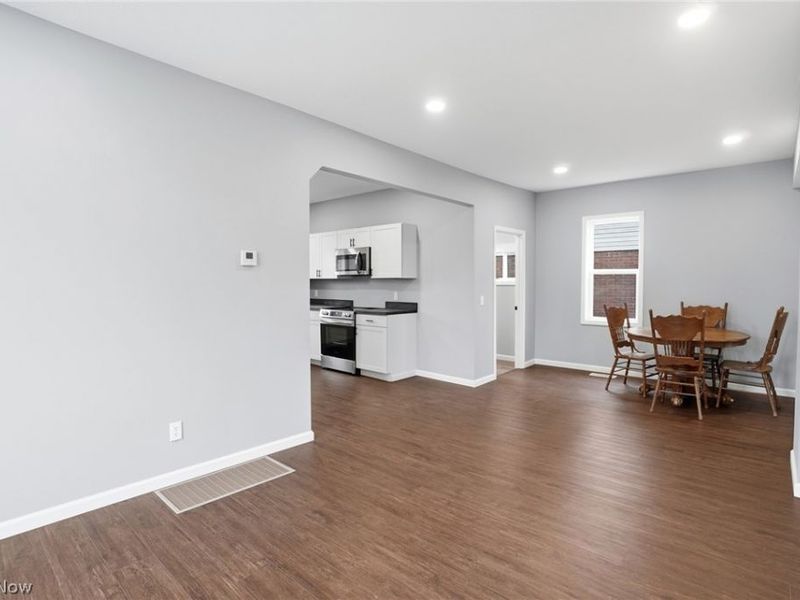 900 S Seneca Avenue, Alliance, OH 44601 Photo 14