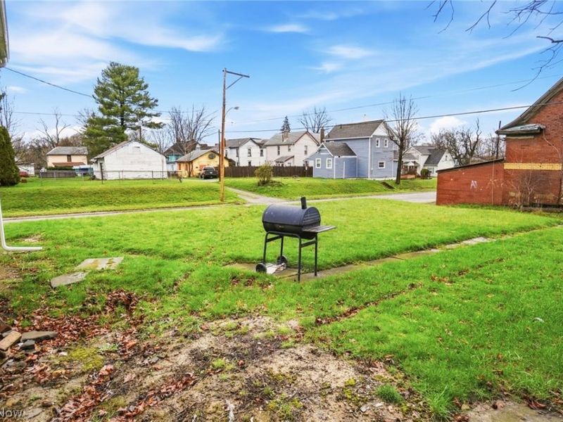 900 S Seneca Avenue, Alliance, OH 44601 Photo 6