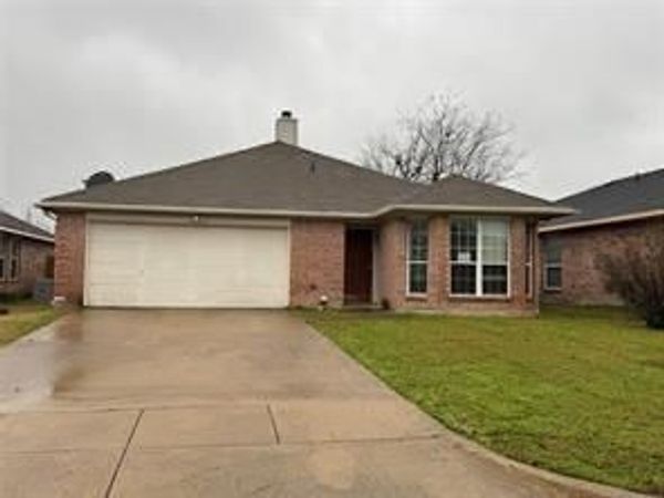111 Kennedy Drive, Terrell, TX 75160