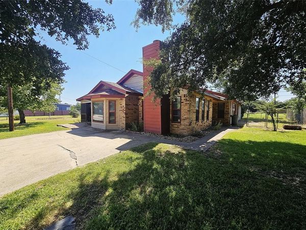 710 Cherry Drive, Groesbeck, TX 76642