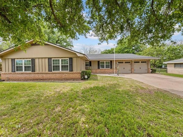 436 Topeka Drive, Woodway, TX 76712