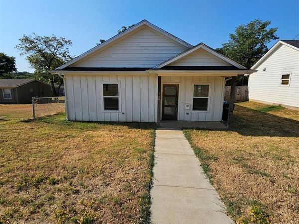 730 E Woodard Street, Denison, TX 75021