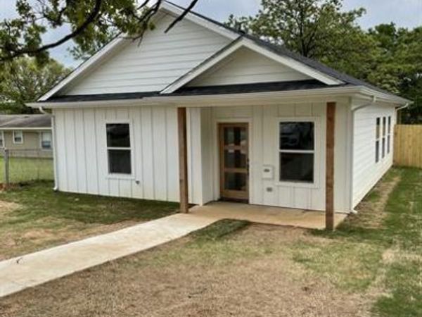 730 E Woodard Street, Denison, TX 75021