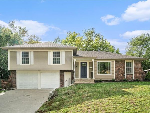 12904 Overhill Avenue, Grandview, MO 64030
