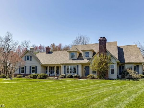 971 Nepawin Ln, Scotch Plains, NJ 07076