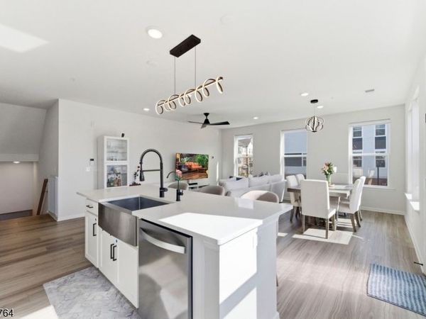 5 Sadie Cir, Union, NJ 07083