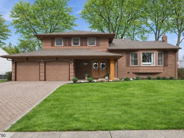 23 Smithfield Dr, Springfield, NJ 07081