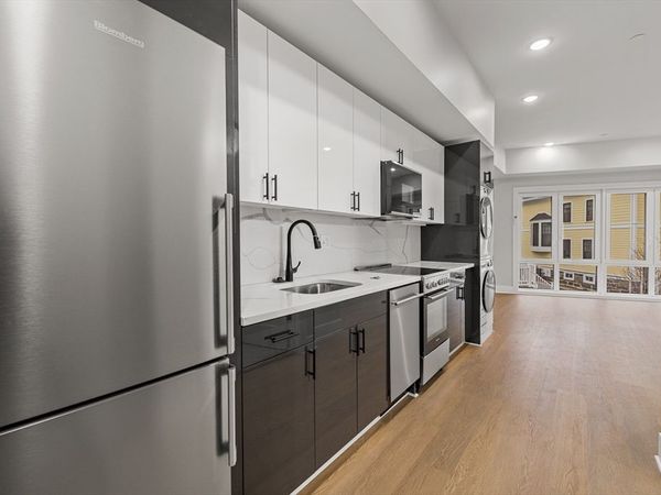 872 Broadway, Unit 202, Somerville, MA 02144