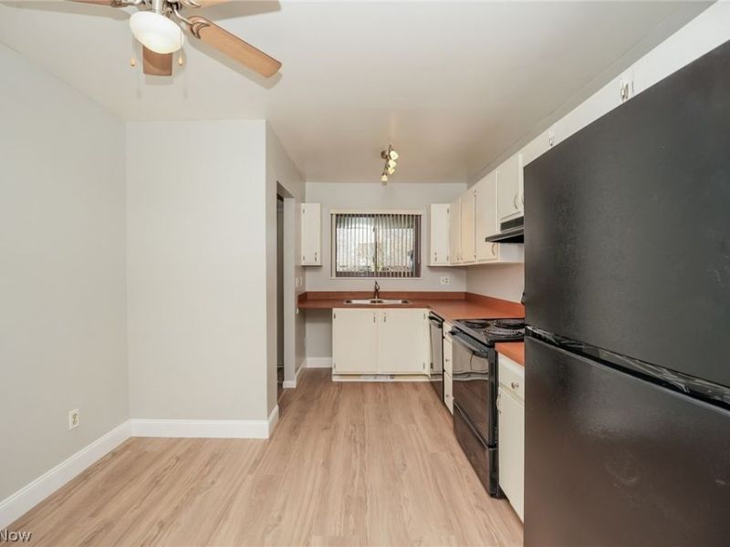 9471 Madison Lane , North Royalton, OH 44133 Photo 6