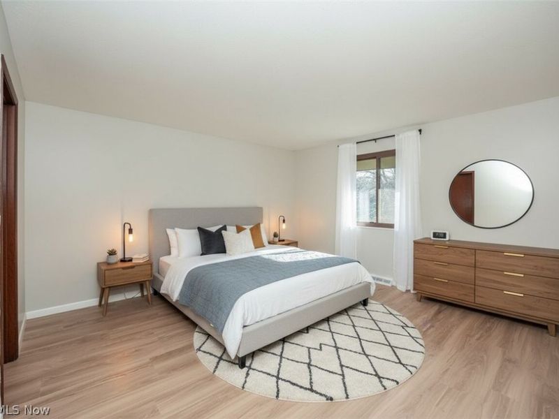 9471 Madison Lane , North Royalton, OH 44133 Photo 8