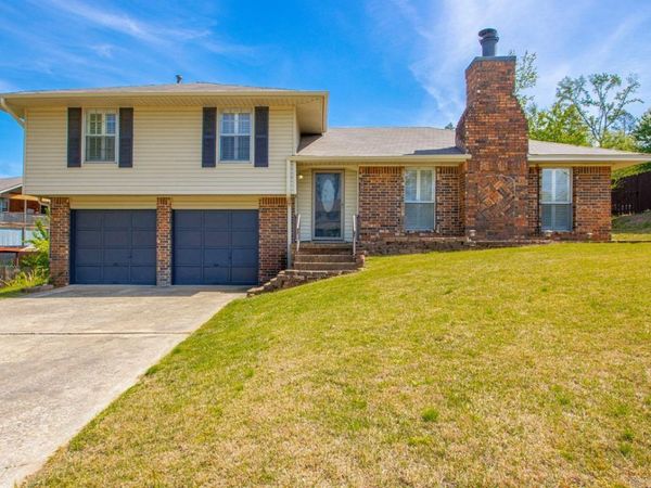 409 Parkway Place Drive, Little Rock, AR 72211