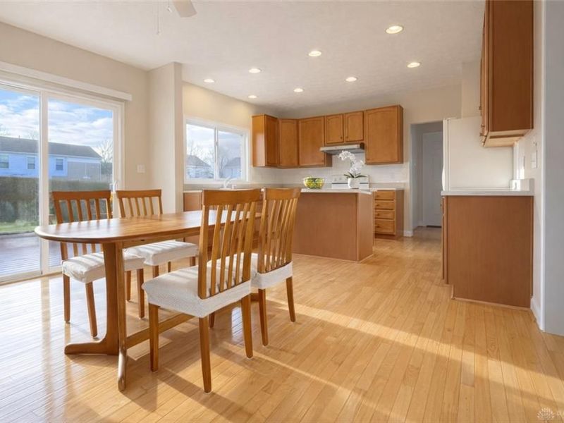 9741 Olde Georgetown Way, Centerville, OH 45458 Photo 4