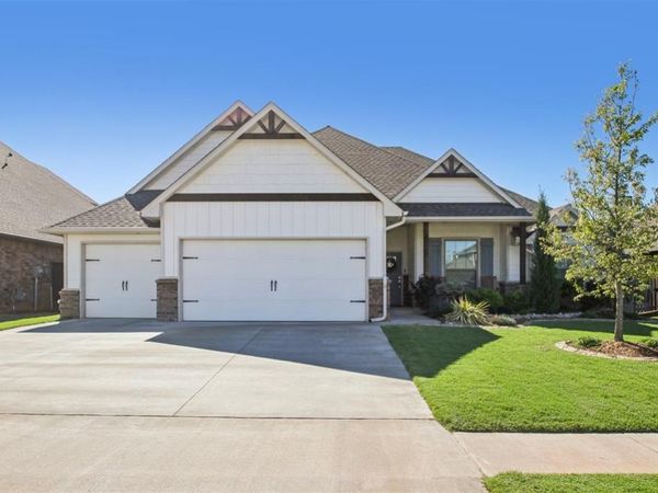 805 Bison Crossing Drive, Yukon, OK 73099