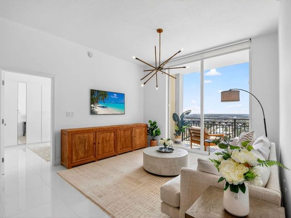 550 Okeechobee Boulevard, Unit Lph-07, West Palm Beach, FL 33401