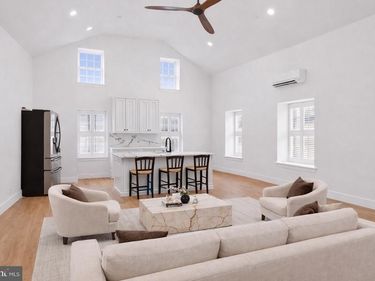 18 W MECHANIC, Unit 7, NEW HOPE, PA 18938