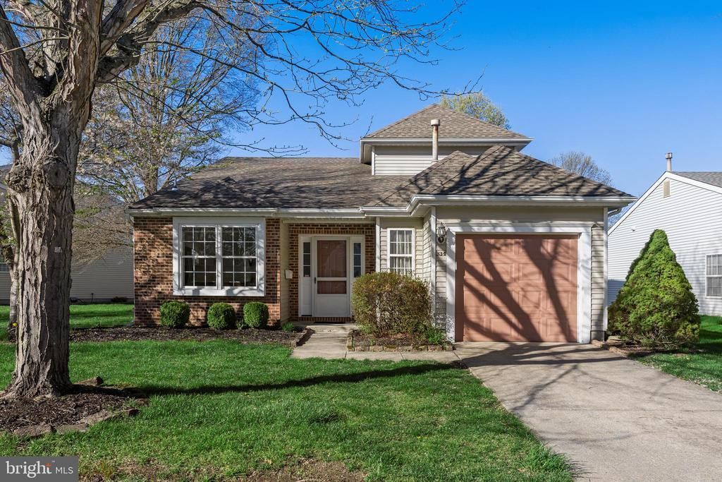 934 Larkspur Place S, Mount Laurel, NJ 08054 Main Photo