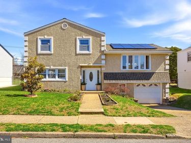 1119 KENT LANE, PHILADELPHIA, PA 19115