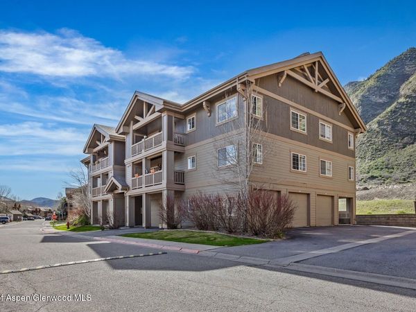 488 River View Drive, Unit 407, New Castle, CO 81647