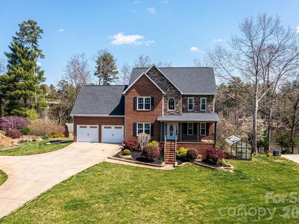 4726 Crystal Falls Avenue, Hickory, NC 28601