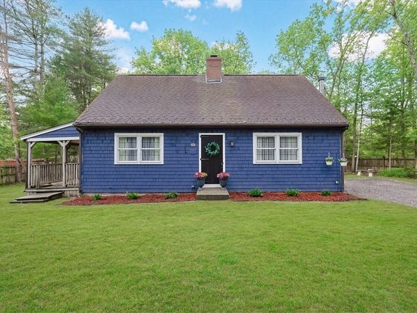 1187 S Precinct St, Taunton, MA 02718