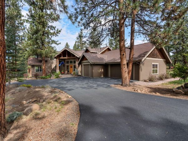 17010 Royal Coachman Drive, Sisters, OR 97759