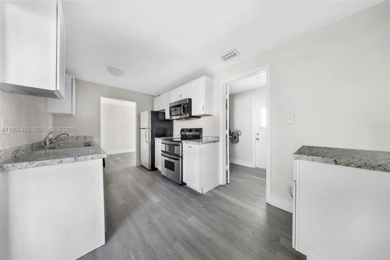 2520 NW 2nd Dr , Pompano Beach, FL 33064 Photo