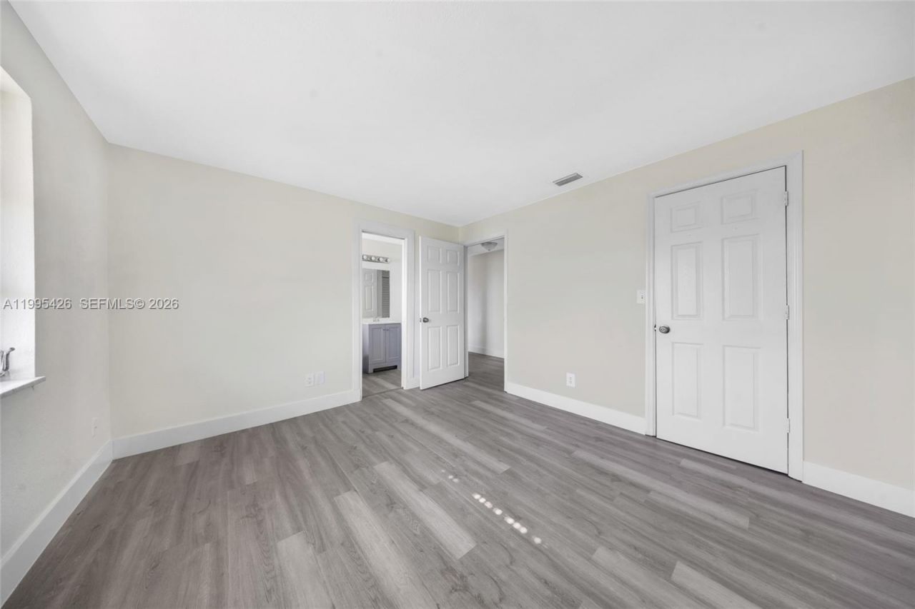 2520 NW 2nd Dr , Pompano Beach, FL 33064 Photo