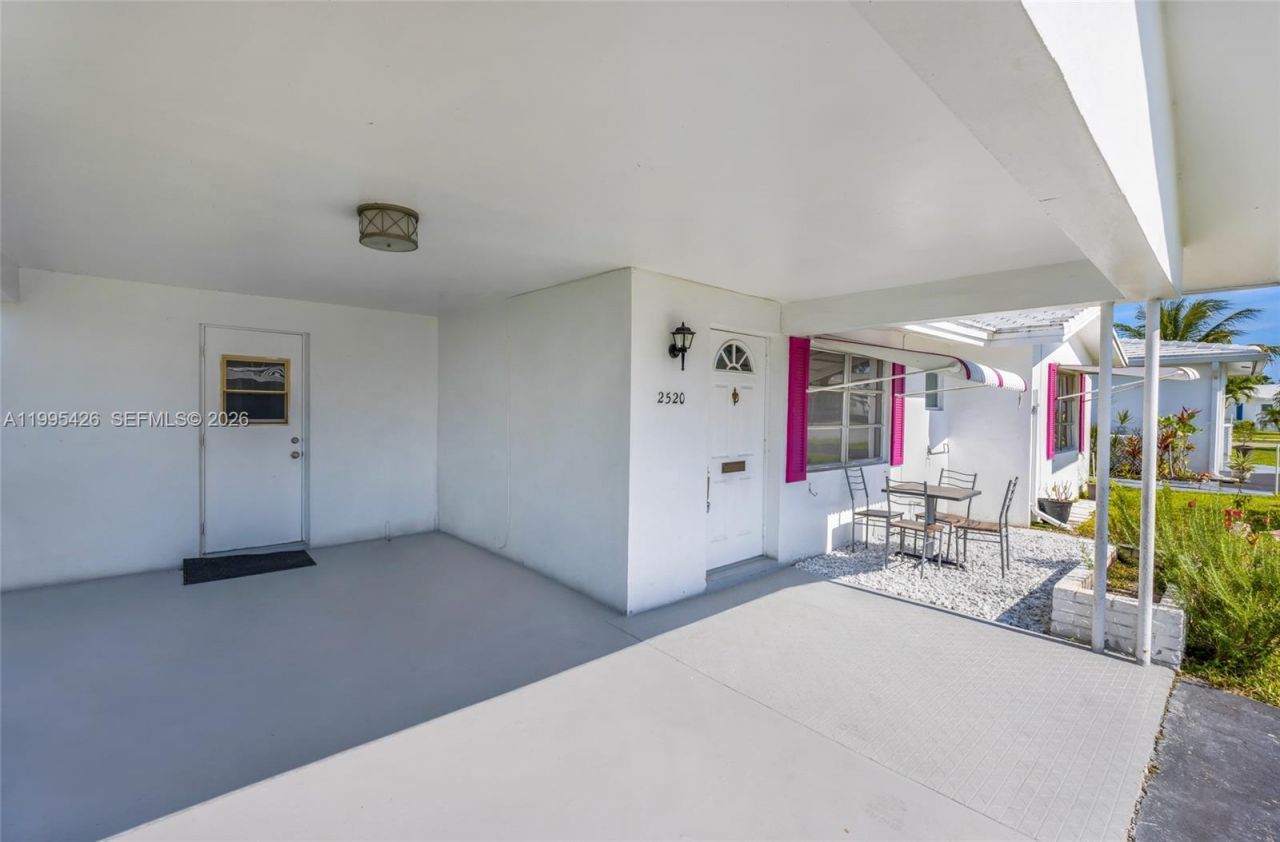 2520 NW 2nd Dr , Pompano Beach, FL 33064 Photo