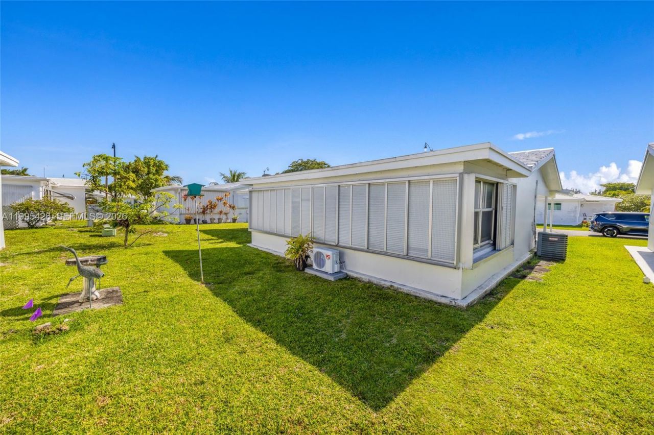 2520 NW 2nd Dr , Pompano Beach, FL 33064 Photo