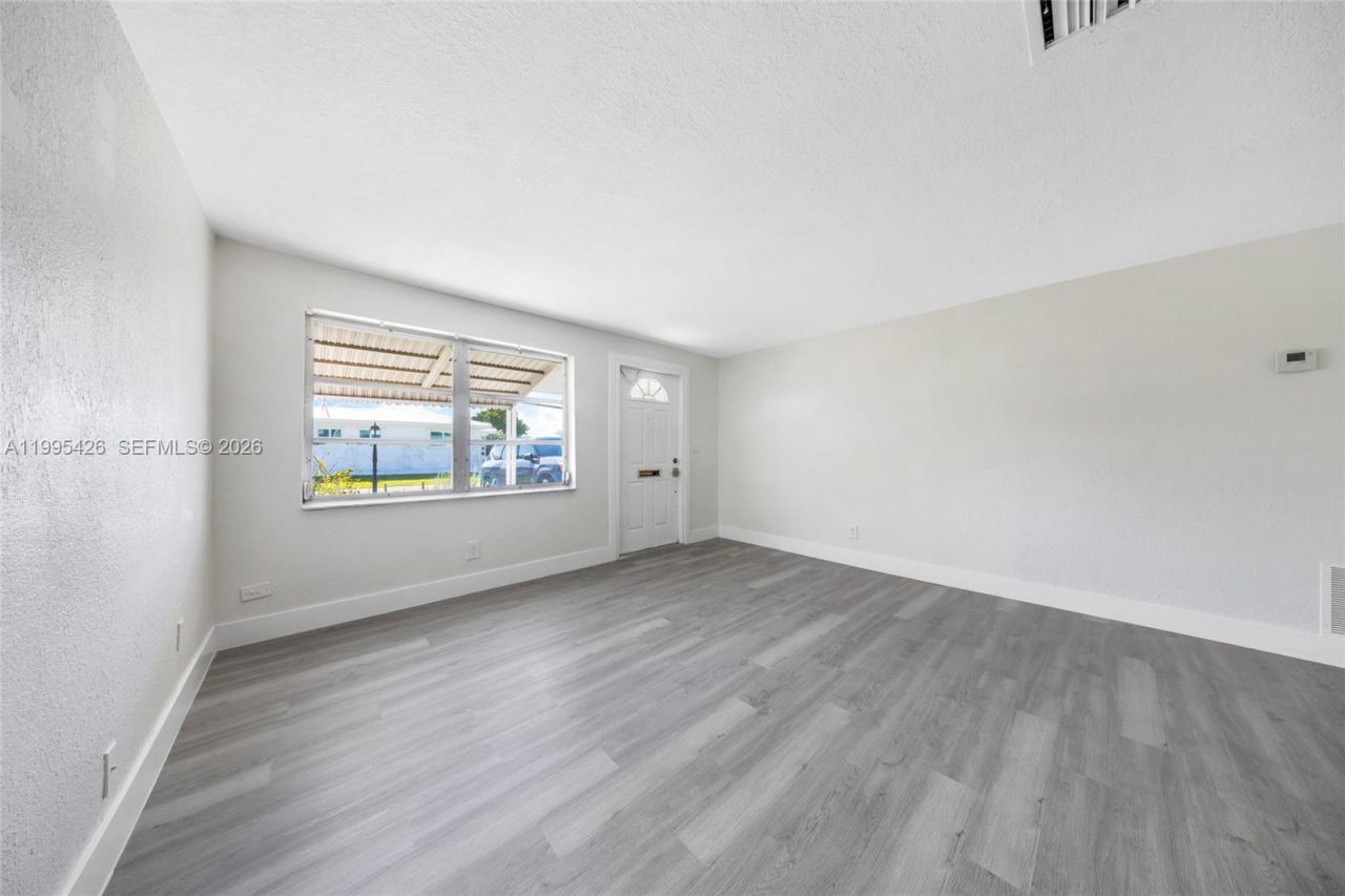 2520 NW 2nd Dr , Pompano Beach, FL 33064 Photo