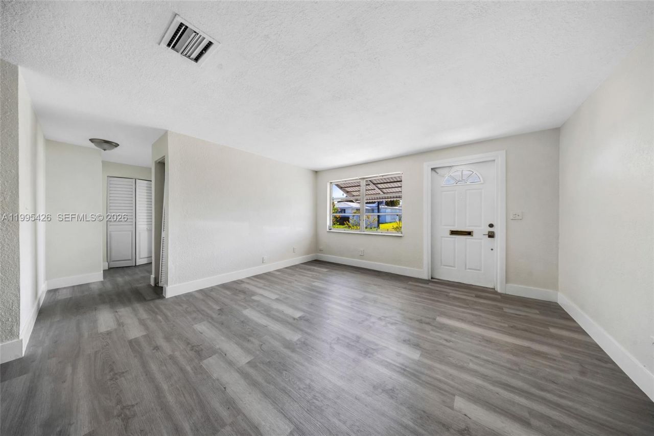 2520 NW 2nd Dr , Pompano Beach, FL 33064 Photo