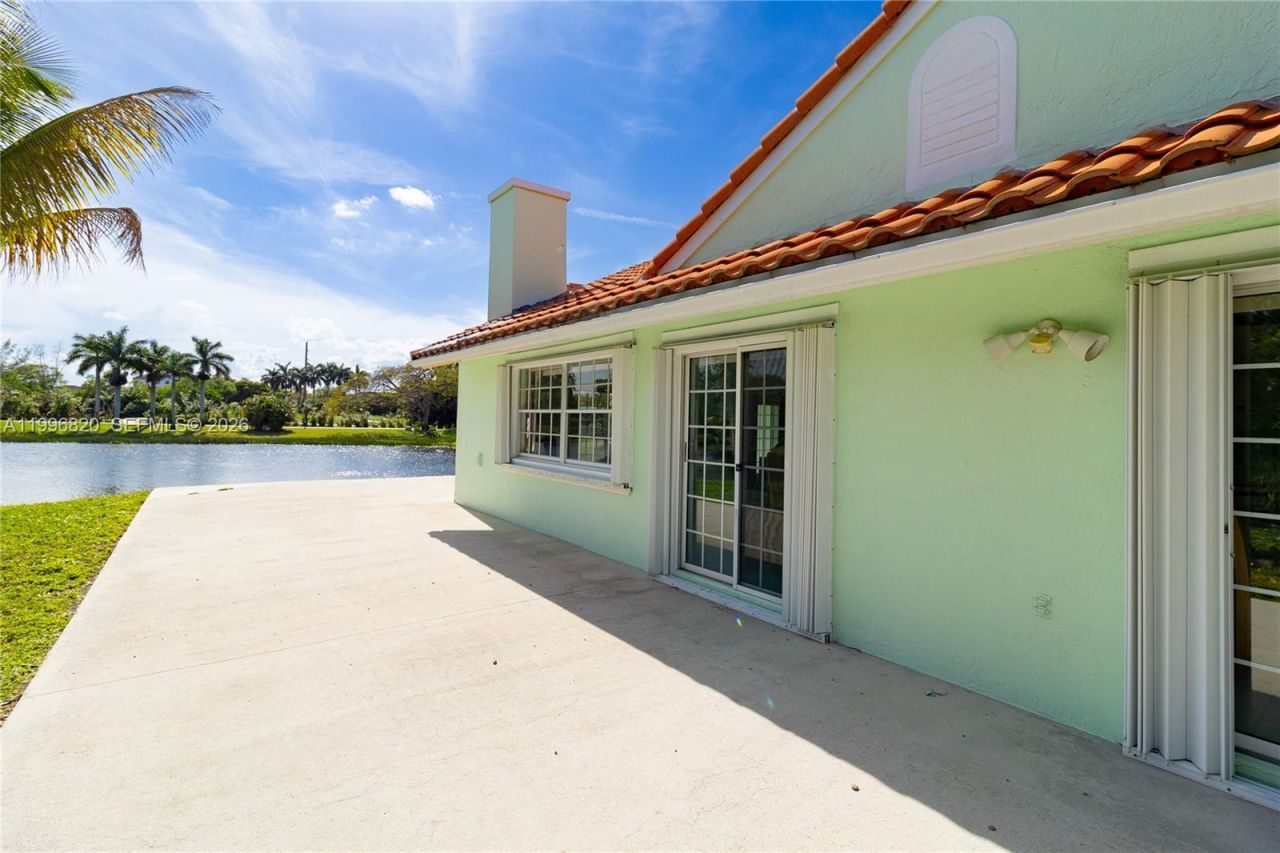 10352 NW 46th St, Doral, FL 33178 Photo