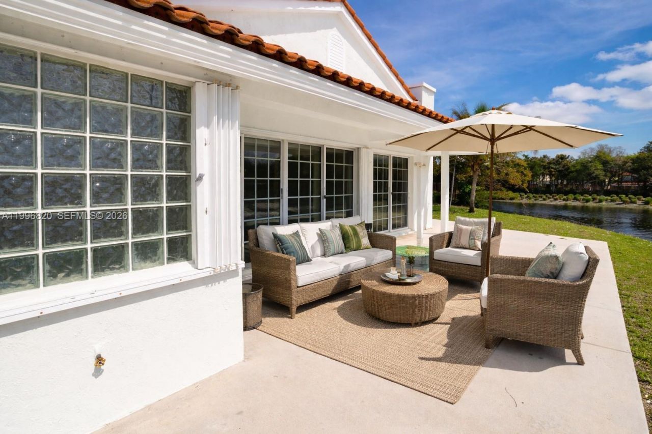 10352 NW 46th St, Doral, FL 33178 Photo