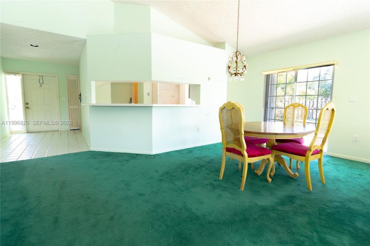 10352 NW 46th St, Doral, FL 33178 Photo