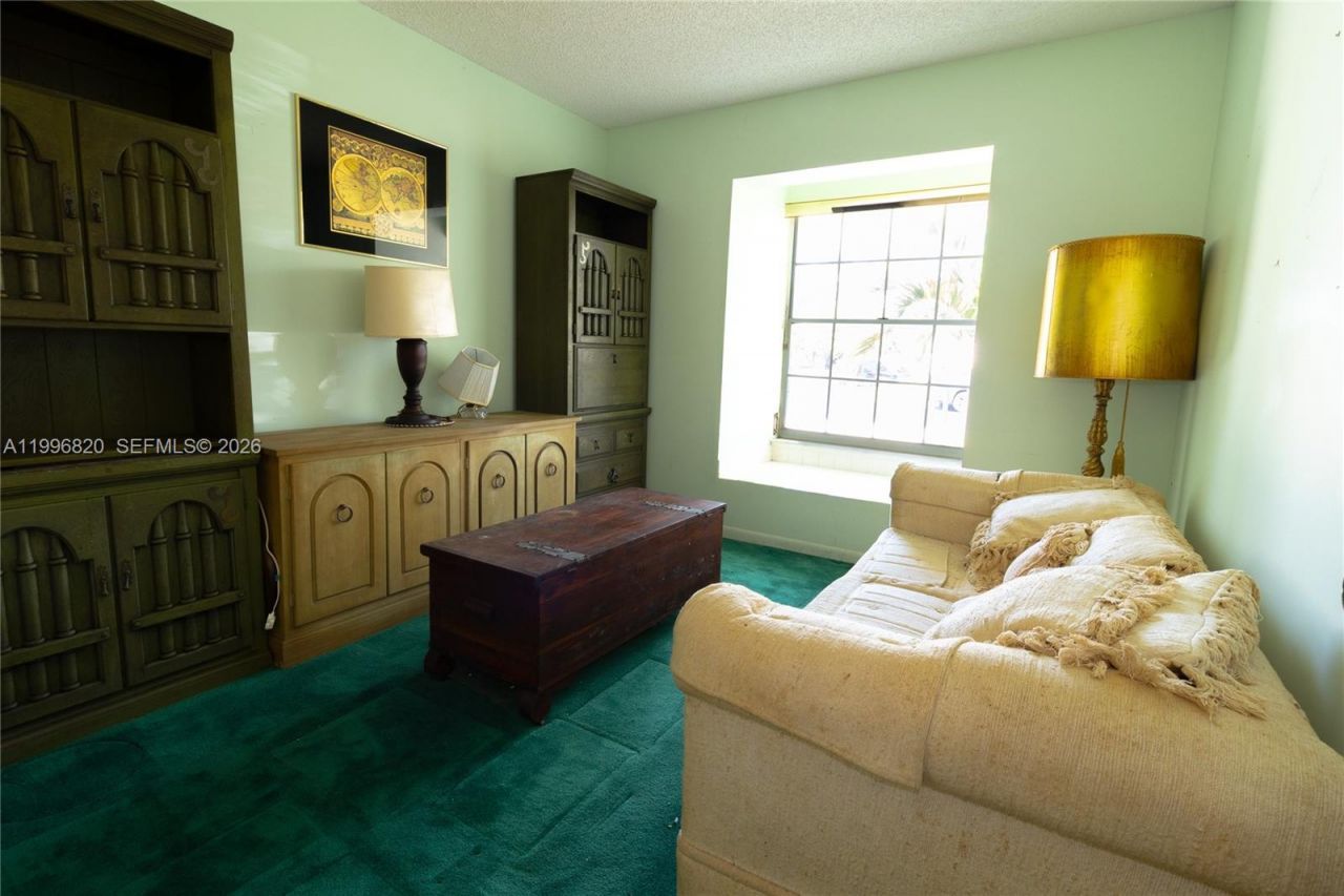 10352 NW 46th St, Doral, FL 33178 Photo