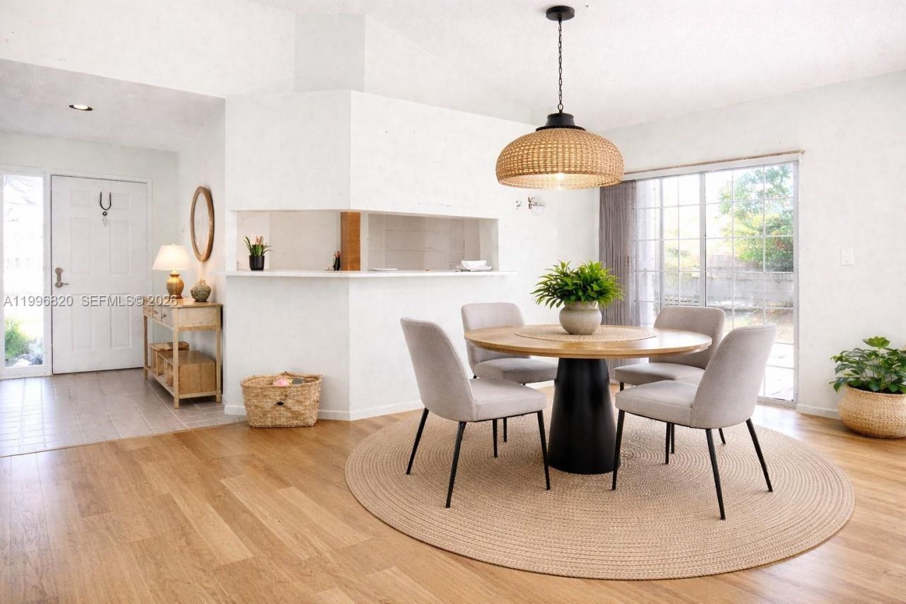 10352 NW 46th St, Doral, FL 33178 Photo