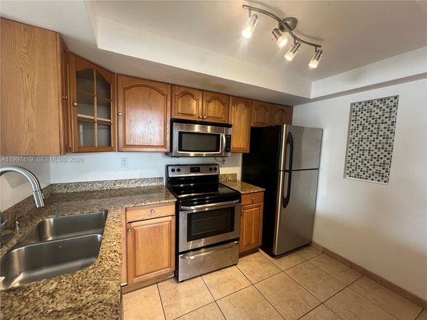 7125 Bay Dr , Unit 301, Miami Beach, FL 33141