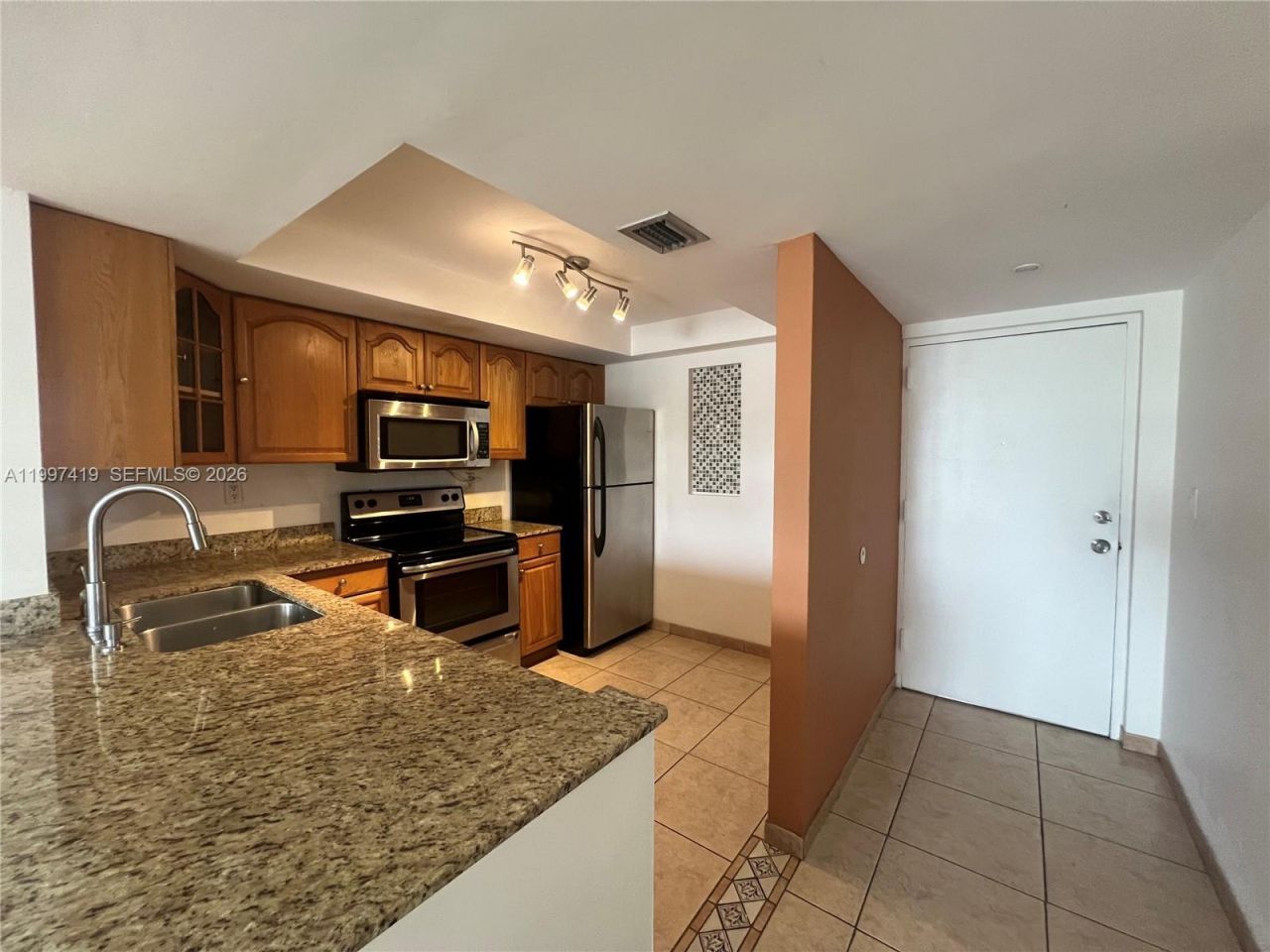 7125 Bay Dr, Unit 301, Miami Beach, FL 33141 Photo