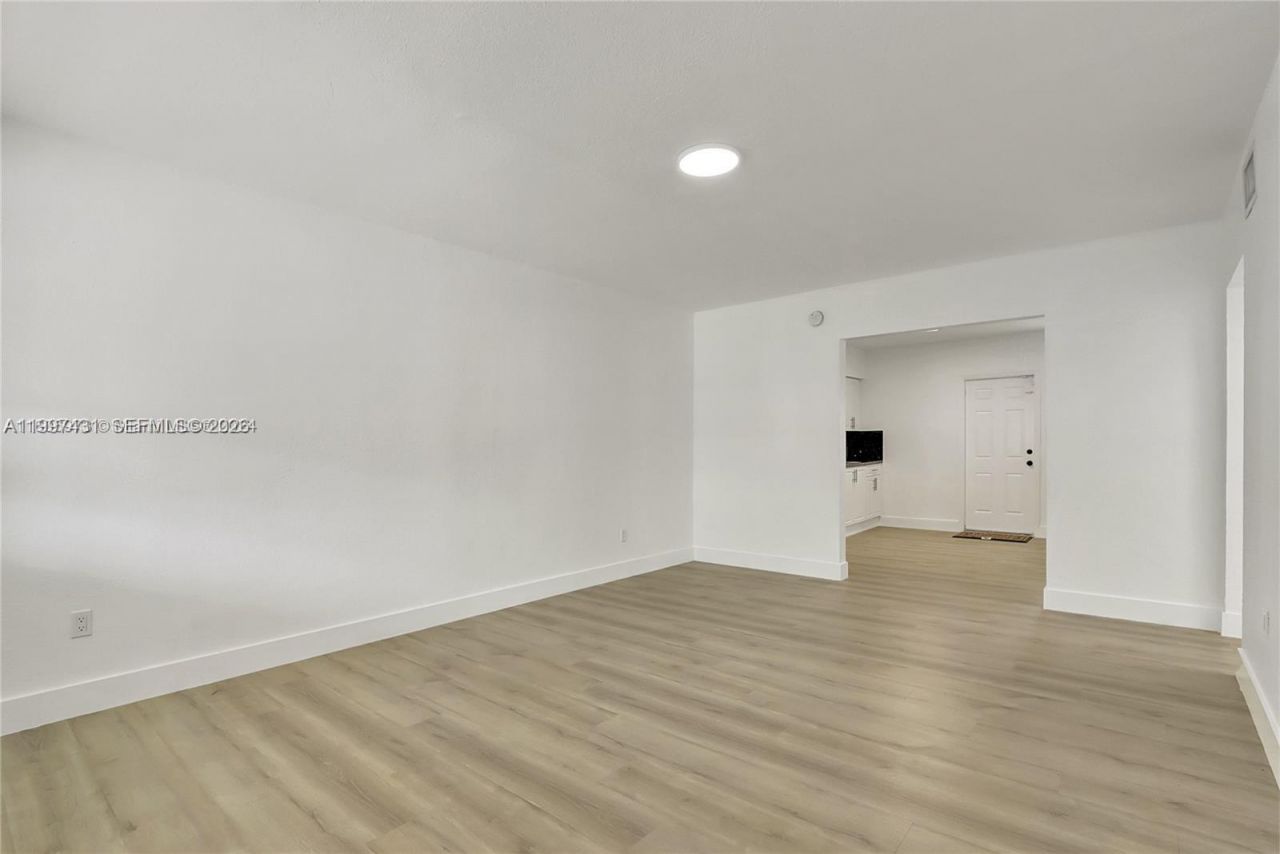 1340 NW 102nd St, Unit 1340, Miami, FL 33147 Photo