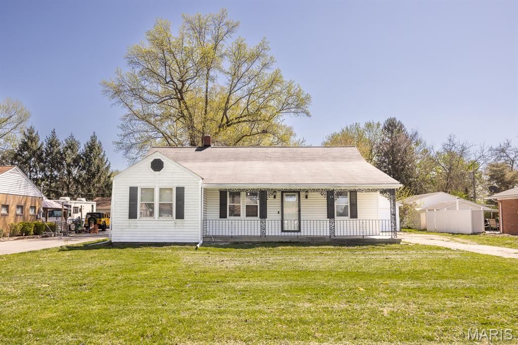 14 Kadlec Drive, Fairview Heights, IL 62208 Main Photo