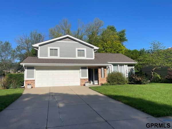 1206 Beechwood Avenue, Papillion, NE 68133
