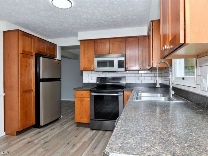 12395 Country Oaks Trail , Chardon, OH 44024 Photo 10