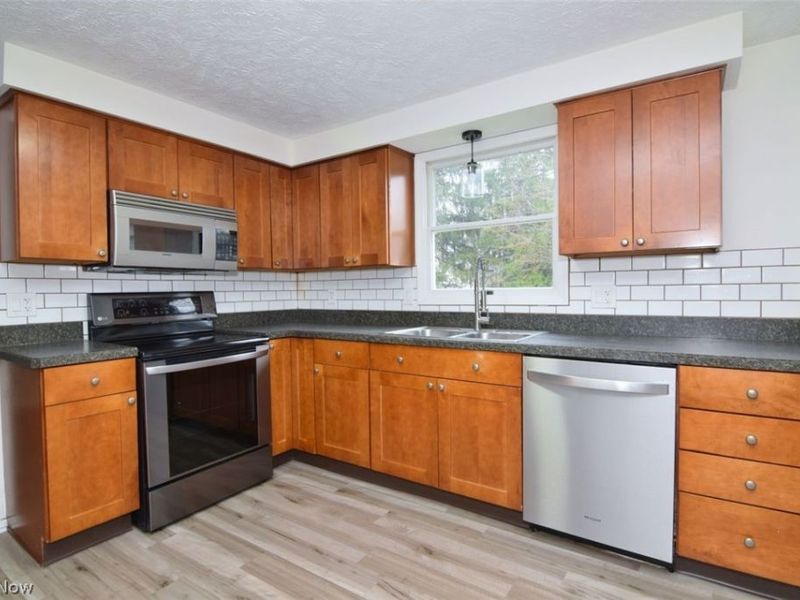 12395 Country Oaks Trail , Chardon, OH 44024 Photo 11