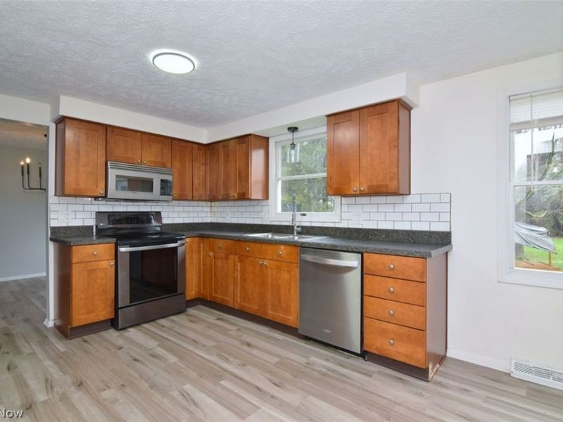 12395 Country Oaks Trail , Chardon, OH 44024 Photo 13