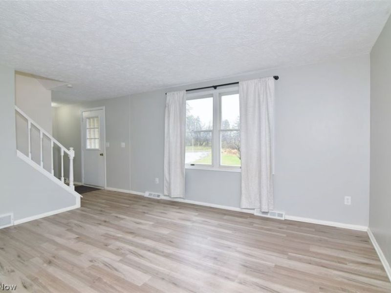 12395 Country Oaks Trail , Chardon, OH 44024 Photo 6