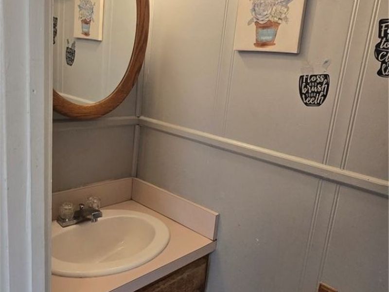 914 Dan Street, Akron, OH 44310 Photo 17