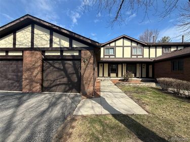 26 Parkplace Central , Allen Park, MI 48101